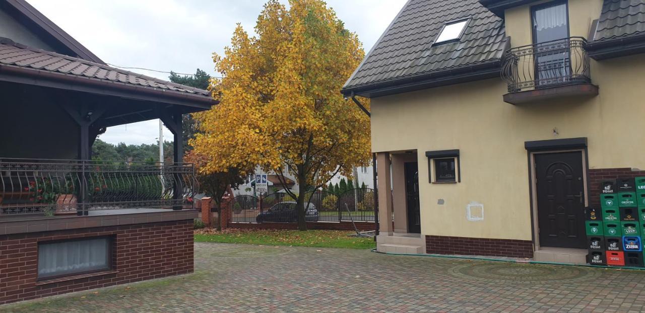 Pokoje Goscinne U Marka Tuszyn Exterior foto